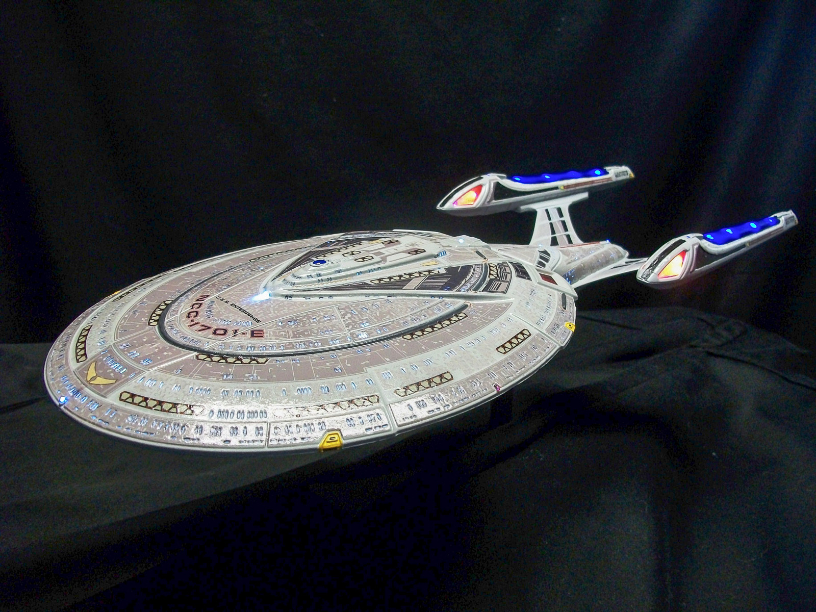 CultTVman Science Fiction 2014 - 1/1400 USS Enterprise NCC-1701E Image A142_01