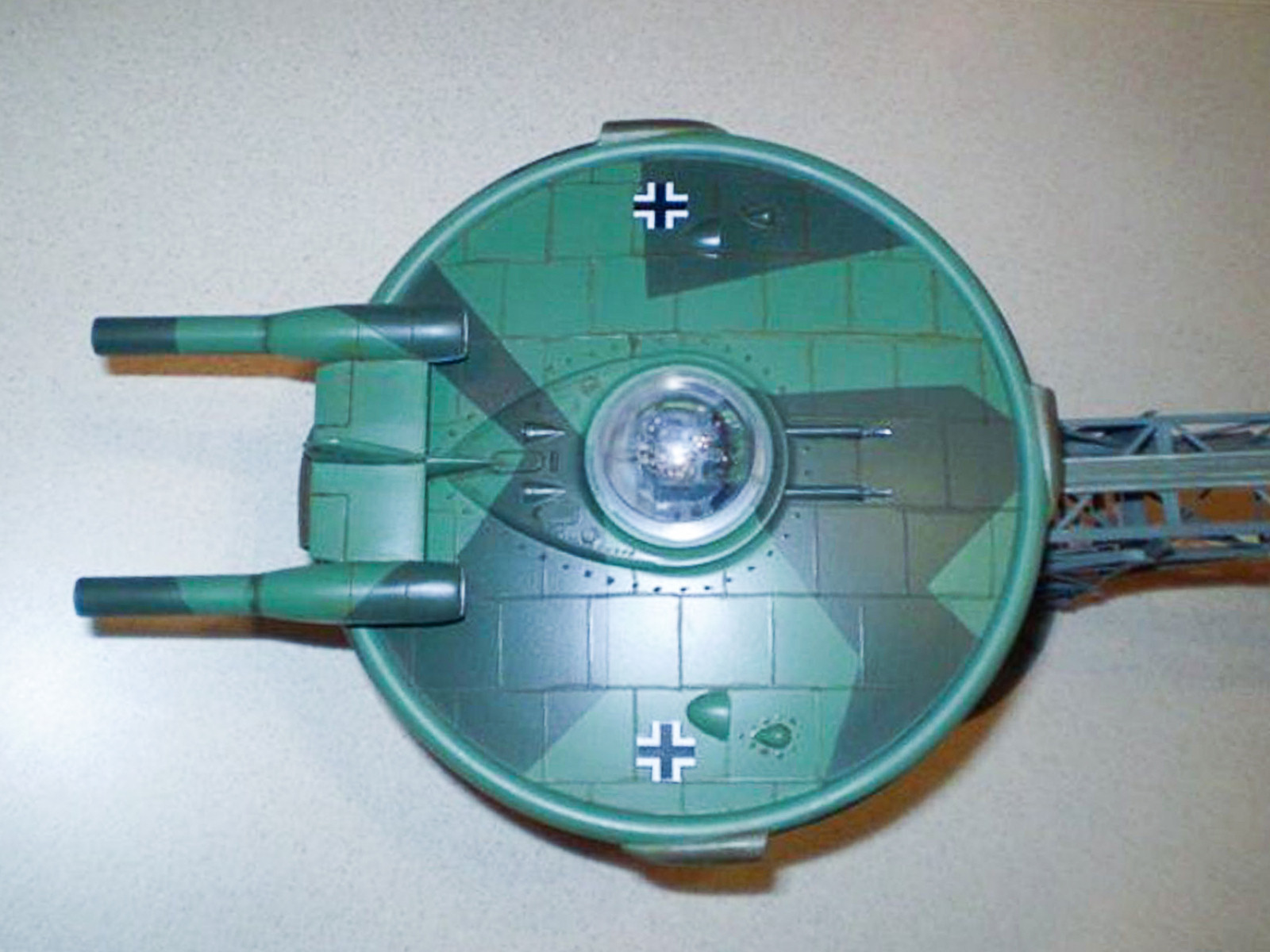 CultTVman Science Fiction 2014 - 1/48 WWII German Saucer Image A152_03