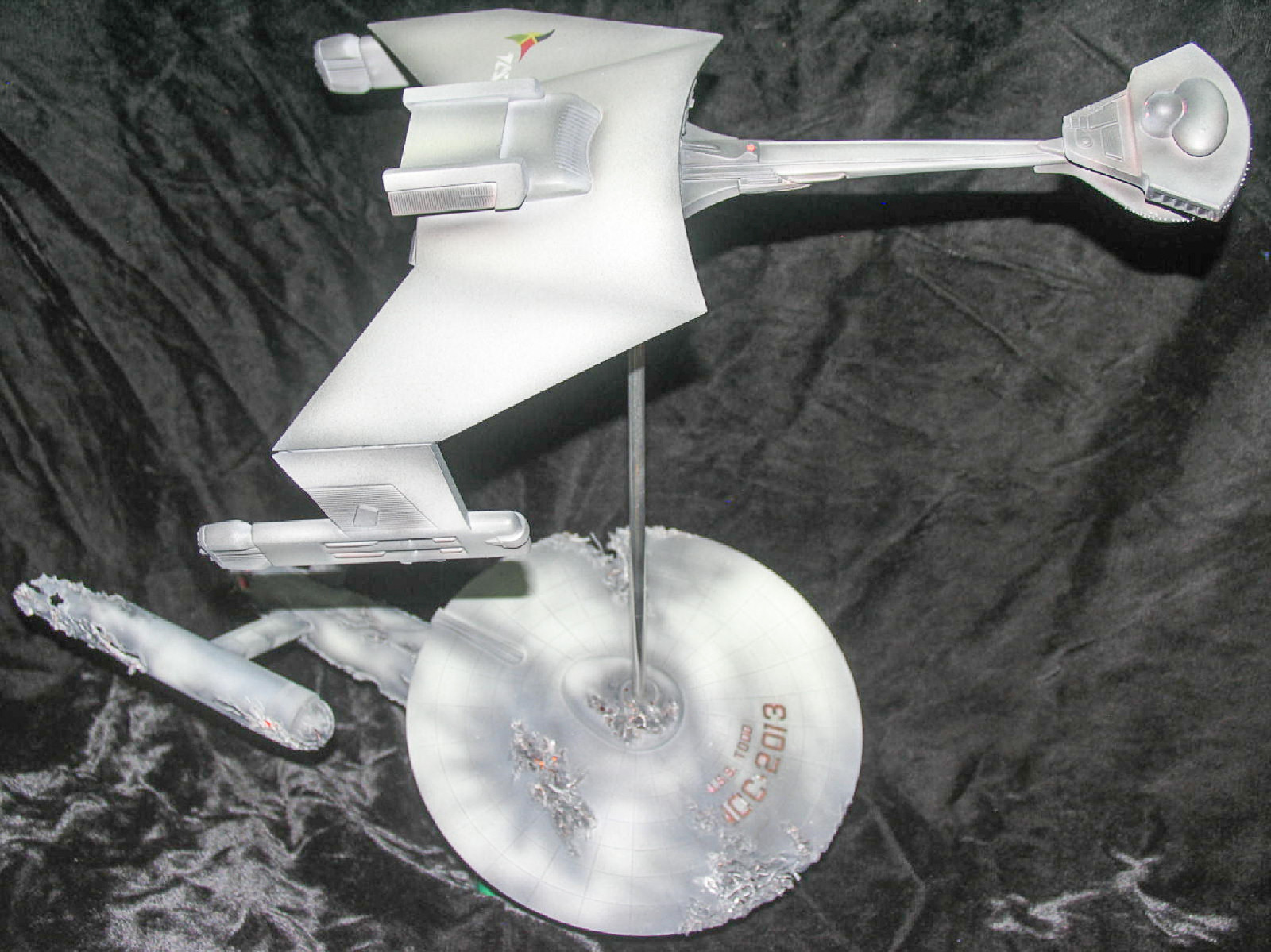 CultTVman Science Fiction 2014 - Klingon Battle Cruiser Image A159_01