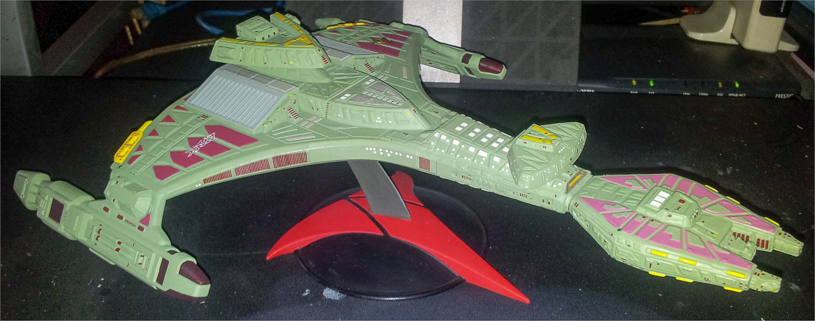 CultTVman Science Fiction 2014 - 1/1400 Klingon Vor'cha Class Cruiser Image A256_01