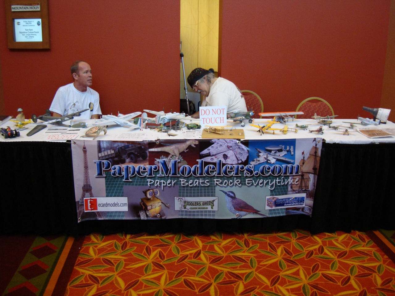 IPMS/USA 2013 National Convention Vendor Room Photo 64