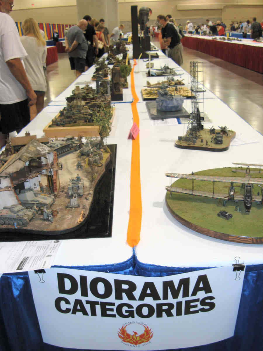 IPMS/USA 2010 Contest Room Photo 003