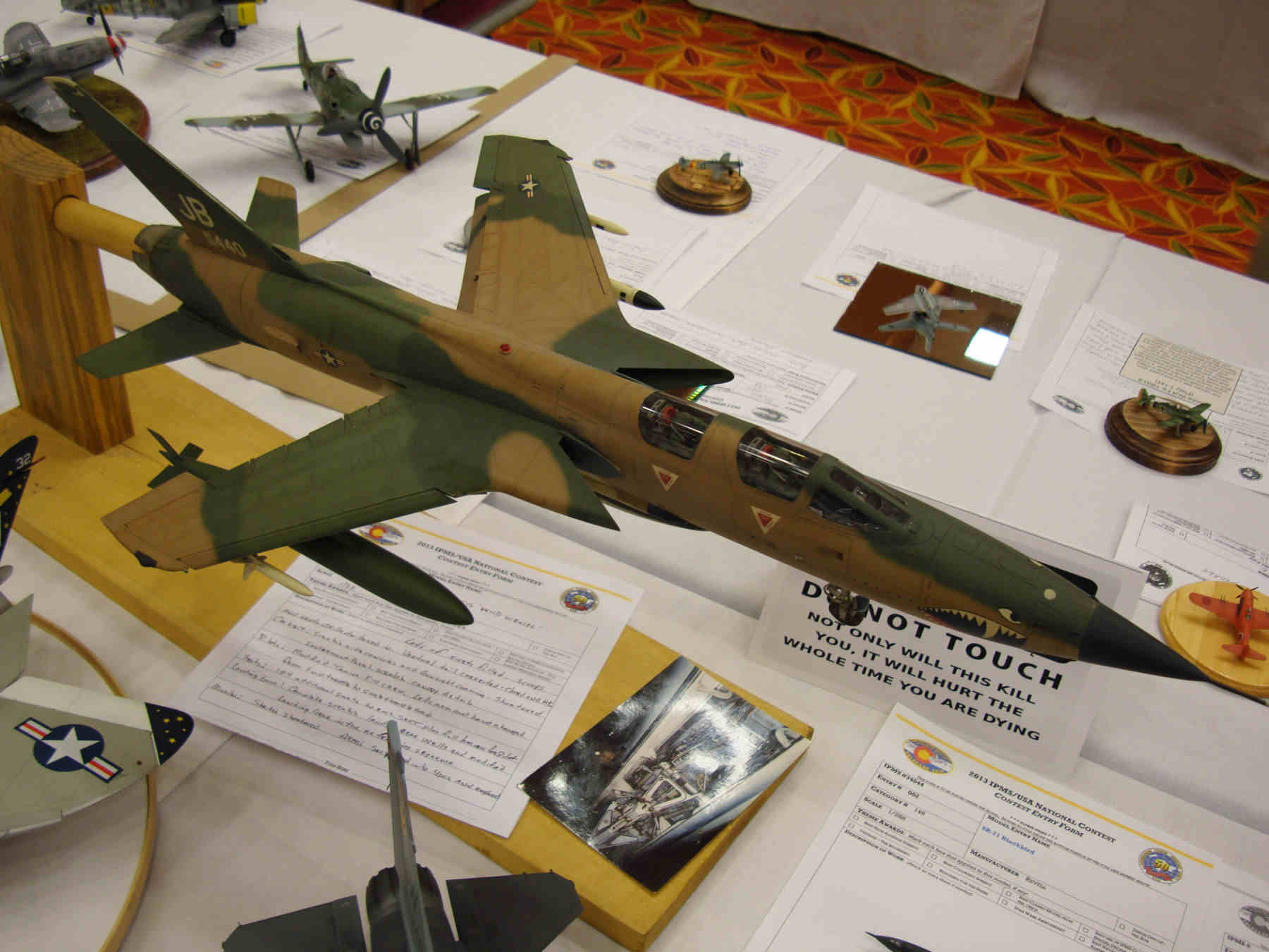 IPMS/USA National Convention 2013 Contest Room Photo 095