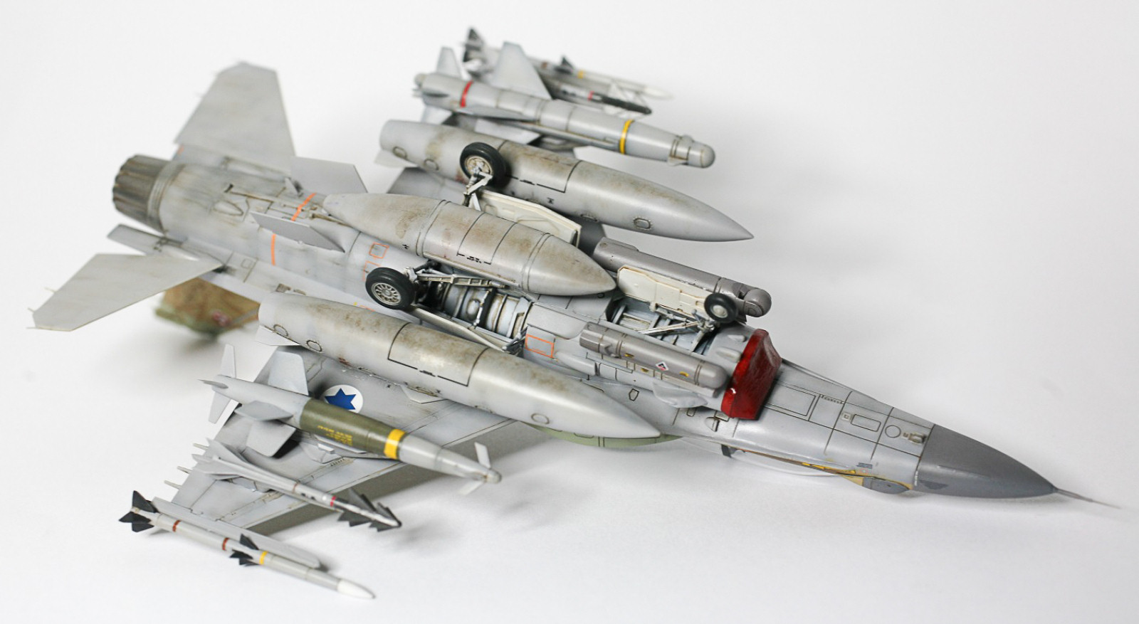Kinetic Models/Lucky Model Contest 2014 - 1/72 F-16I Sufa Image A003_02