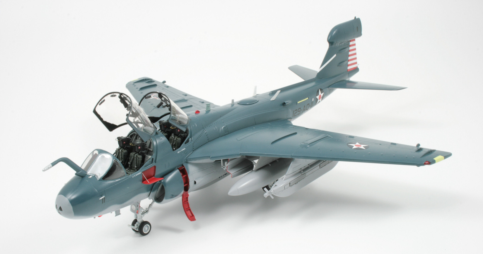 Kinetic Models/Lucky Model Contest 2014 - 1/48 EA-6B Prowler Image A010_01