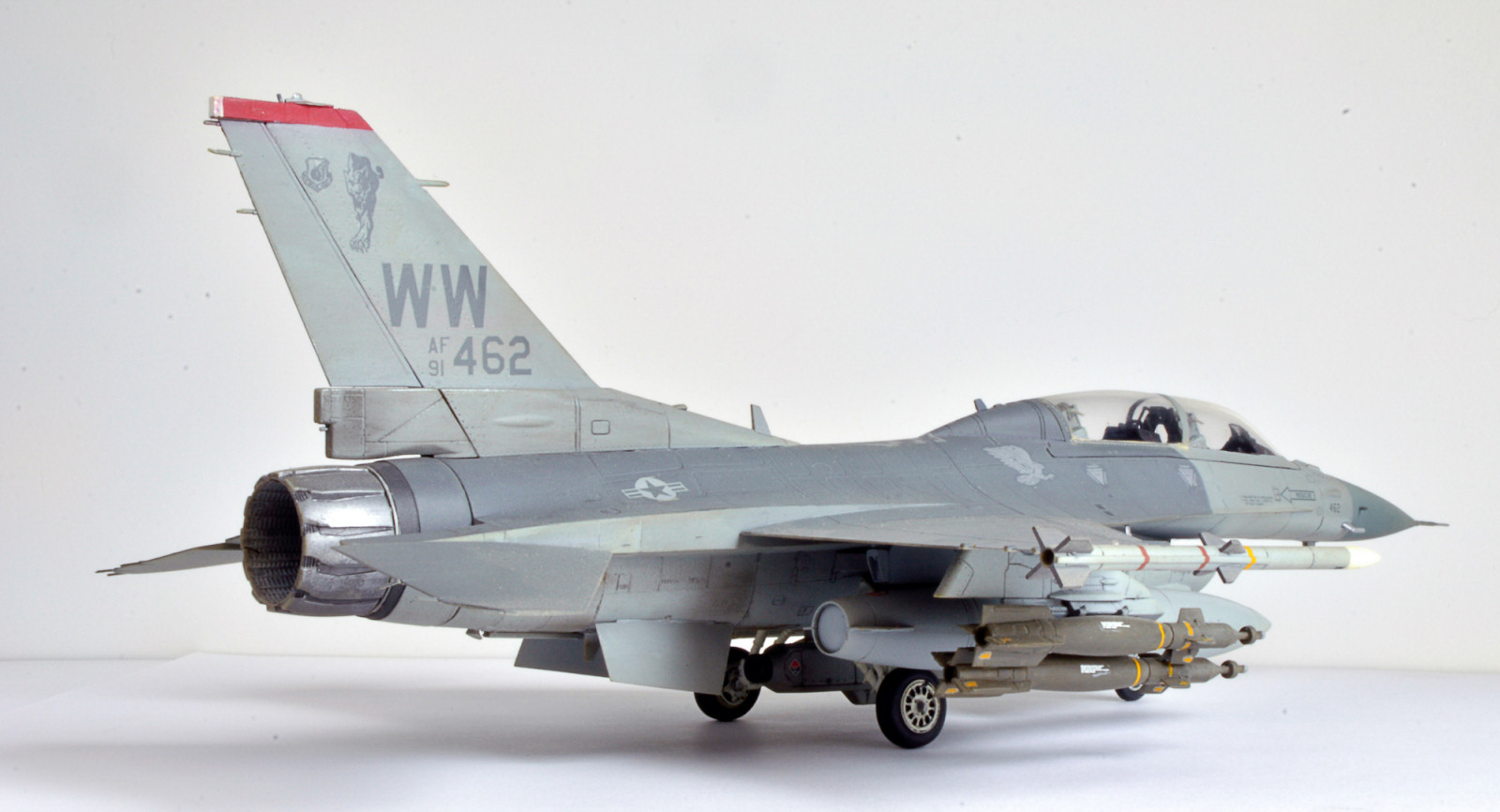 Kinetic Models/Lucky Model Contest 2014 - 1/48 F-16D Fighting Falcon Image A012_03