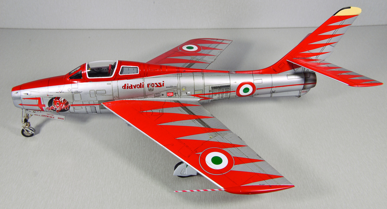 Kinetic Models/Lucky Model Contest 2014 - 1/48 F-84F Thunderstreak Image A014_02