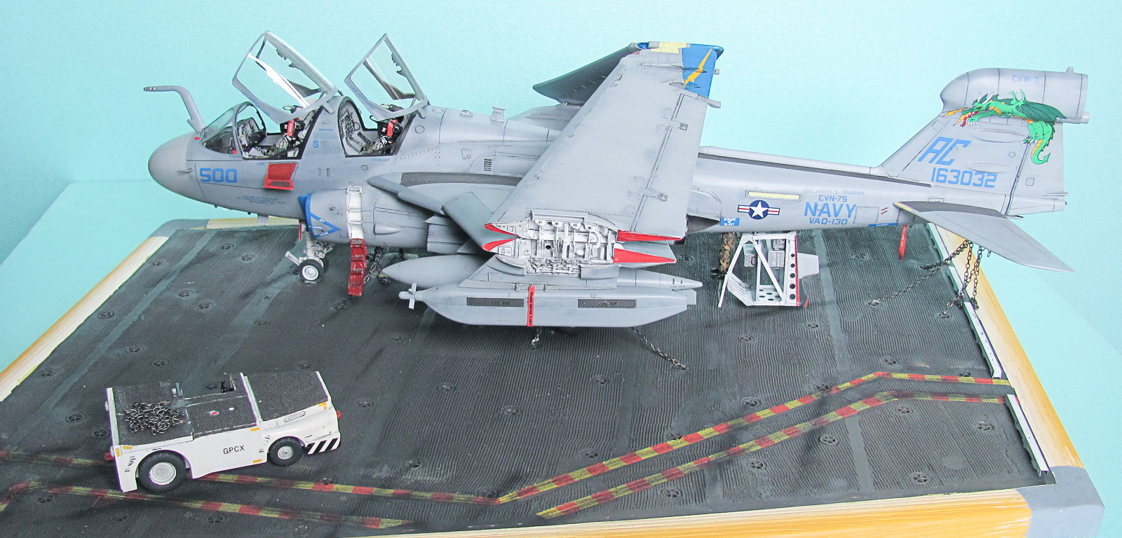 Kinetic Models/Lucky Model Contest 2015 - 1/48 EA-6B Prowler Image A015_01