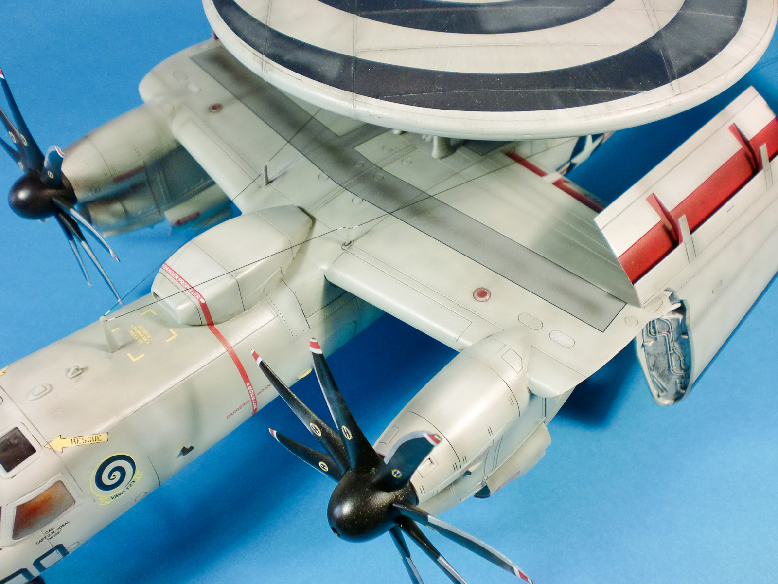 Kinetic Models/Lucky Model Contest 2014 - 1/48 E-2C Hawkeye Image A018_02