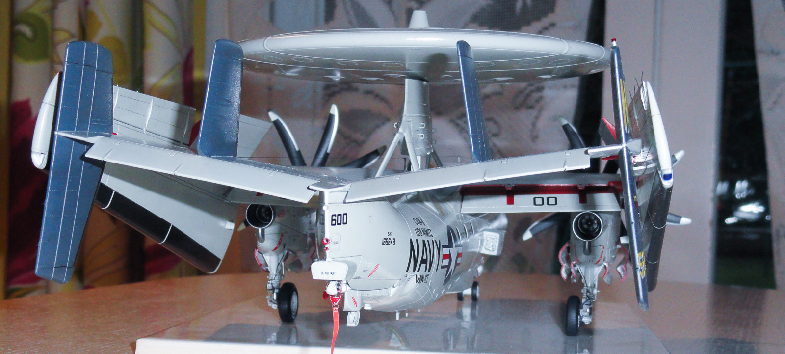Kinetic Models/Lucky Model Contest 2014 - 1/48 E-2C Hawkeye Image A023_02