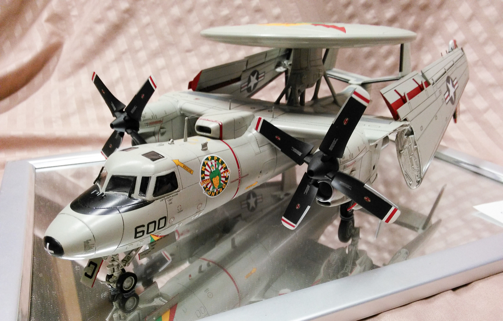Kinetic Models/Lucky Model Contest 2014 - 1/48 E-2C Hawkeye Image A026_02