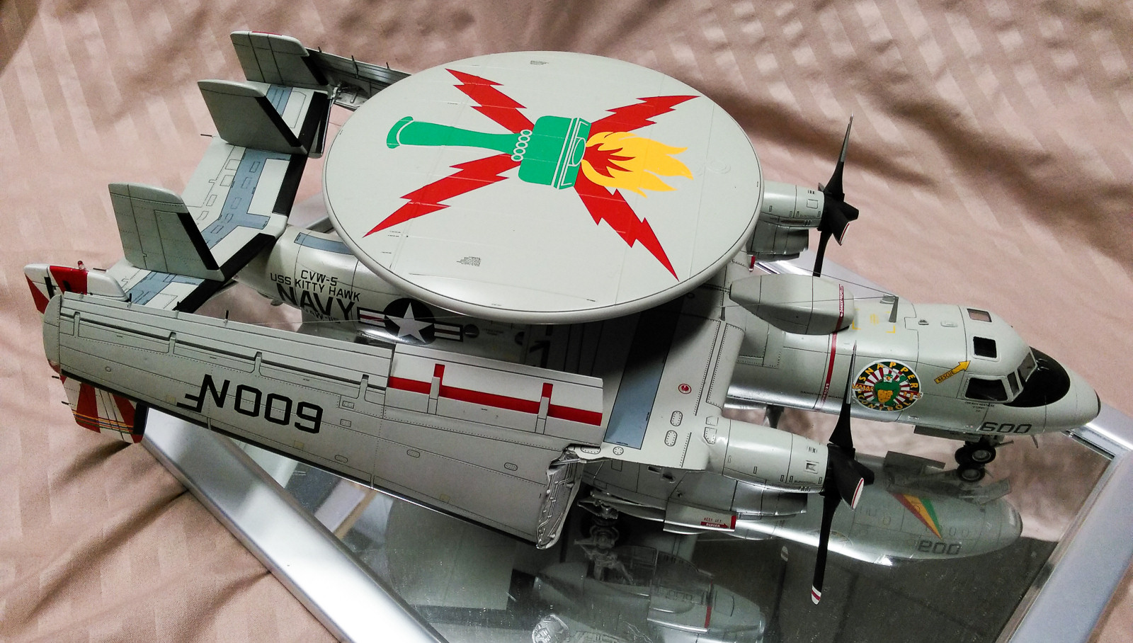 Kinetic Models/Lucky Model Contest 2014 - 1/48 E-2C Hawkeye Image A026_03