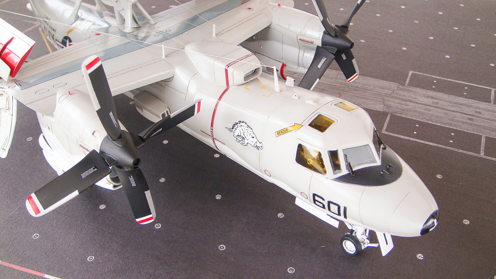 Kinetic Models/Lucky Model Contest 2014 - 1/48 E-2C Hawkeye Image A031_03