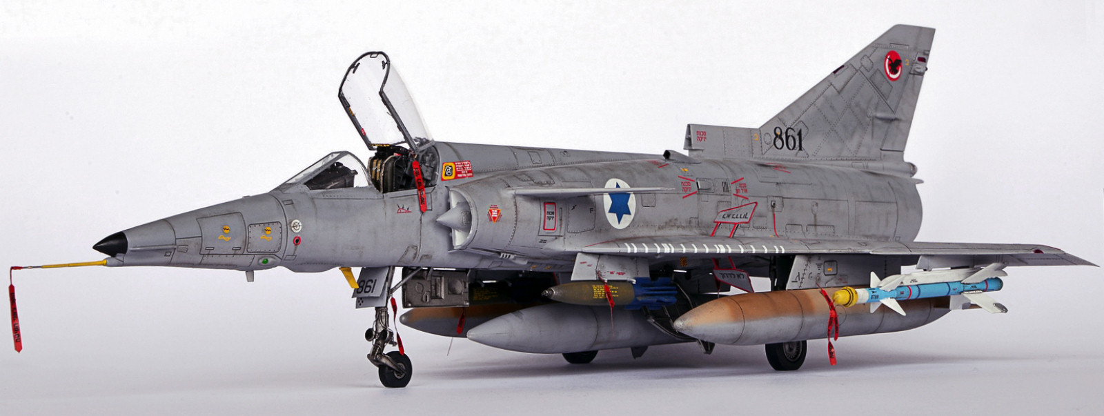 Kinetic Models/Lucky Model Contest 2014 - 1/48 Kfir C7 Image A036_01
