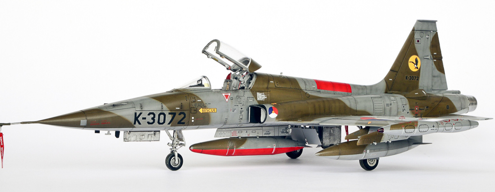 Kinetic Models/Lucky Model Contest 2014 - 1/48 F-5A Freedom Fighter Image A037_01