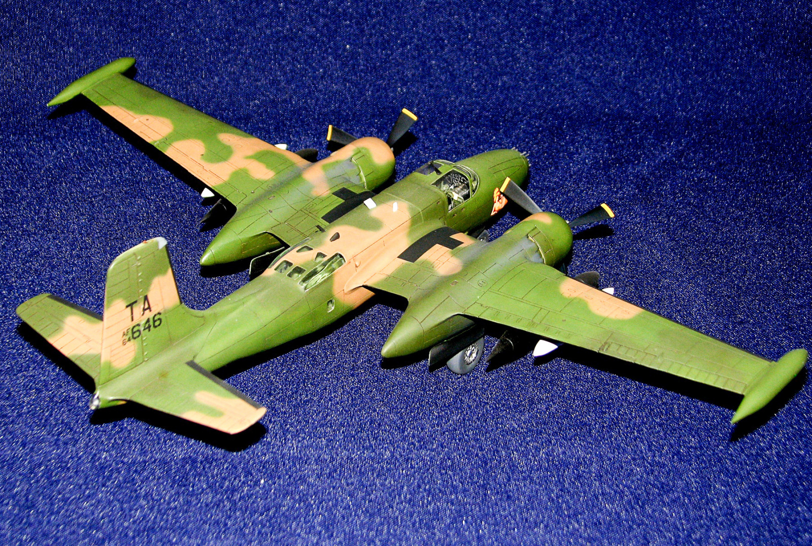 MRC/Italeri Contest 2013 - 1/72 B-26K Counter Invader Image A030_03