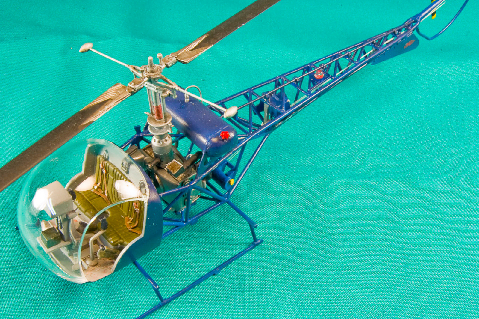 MRC/Italeri Contest 2013 - 1/48 OH-13 Sioux Image A040_02