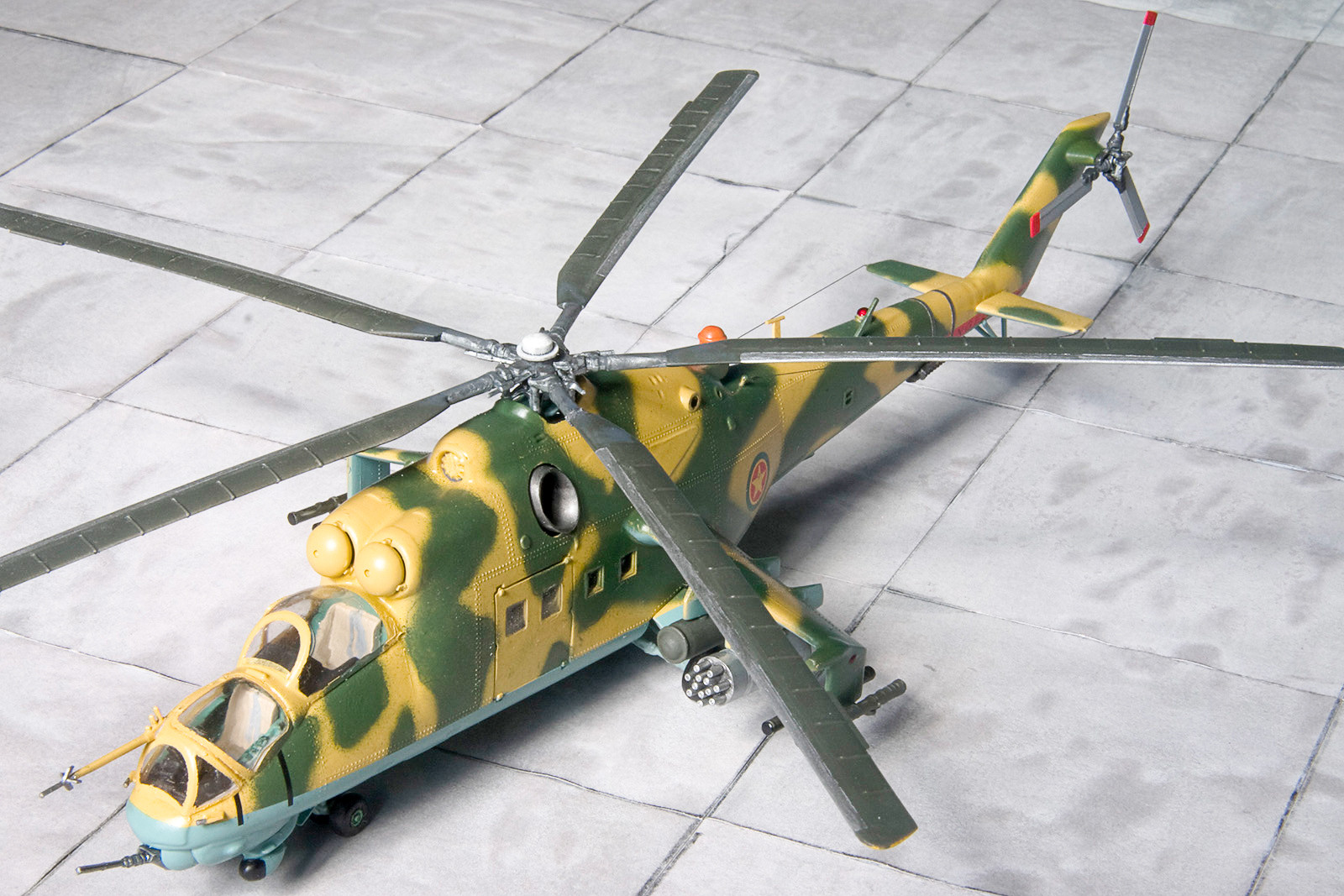 MRC/Italeri Contest 2013 - 1/72 Mi-24 Hind Image A042_03