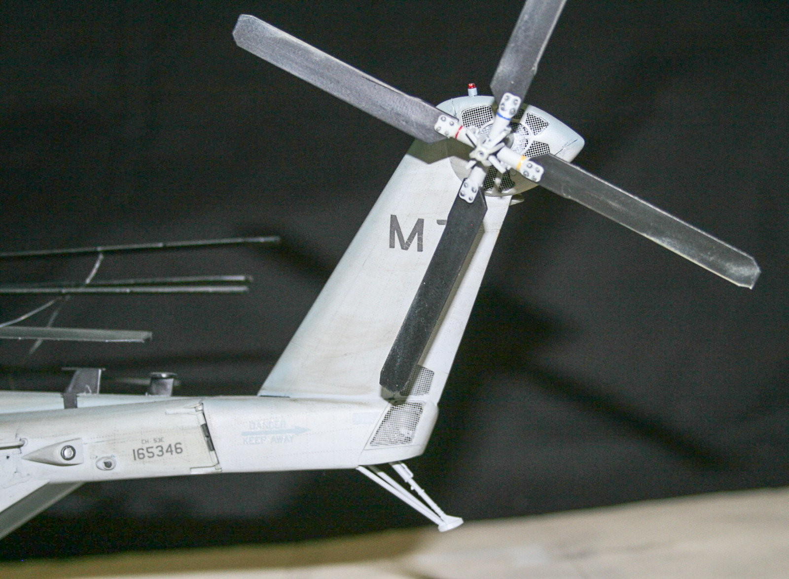 MRC/Academy Contest 2013 - 1/48 CH-53E Sea Stallion Image A014_03
