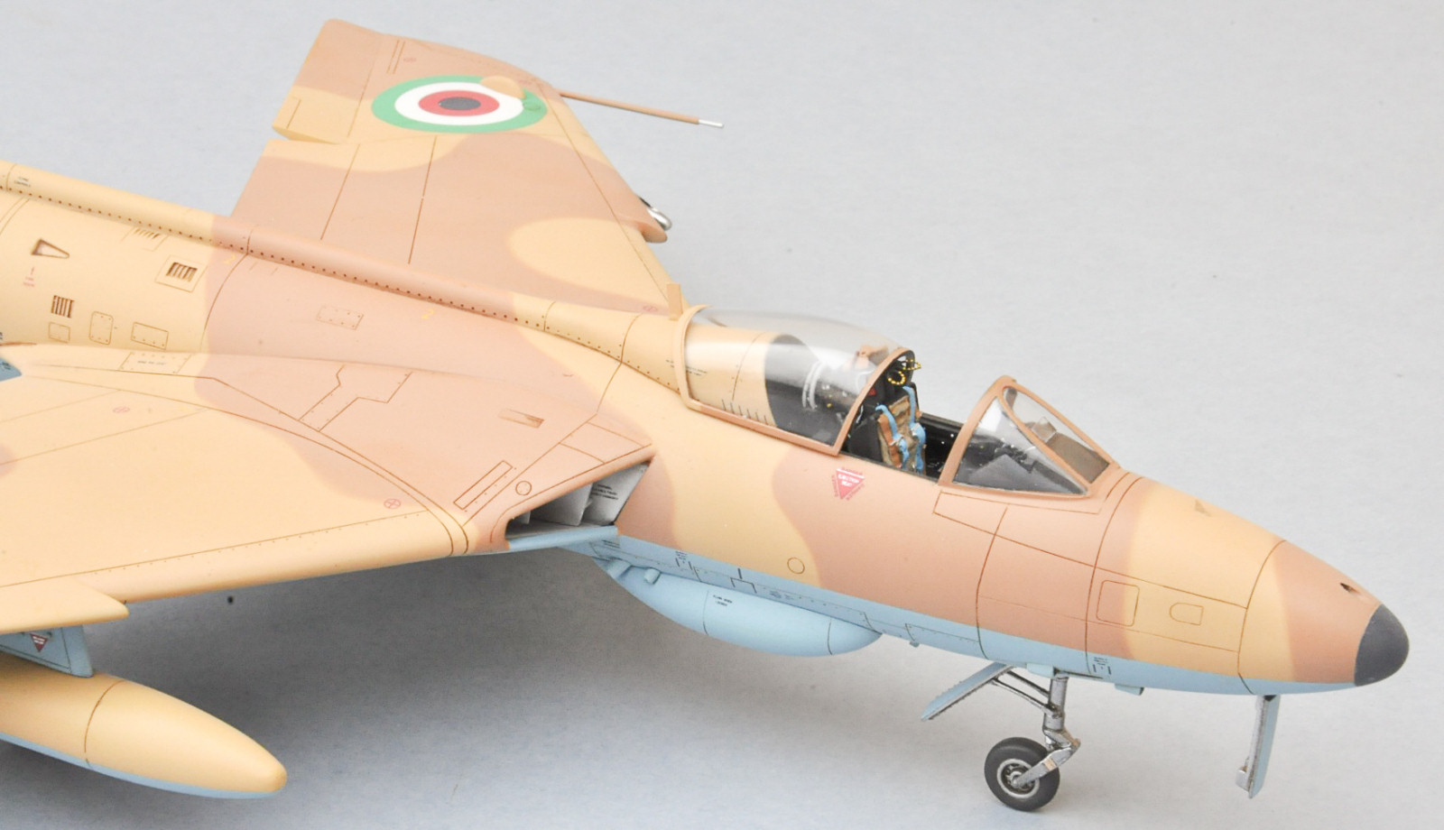 MRC/Academy Contest 2013 - 1/48 Hunter FGA.9 Image A037_02