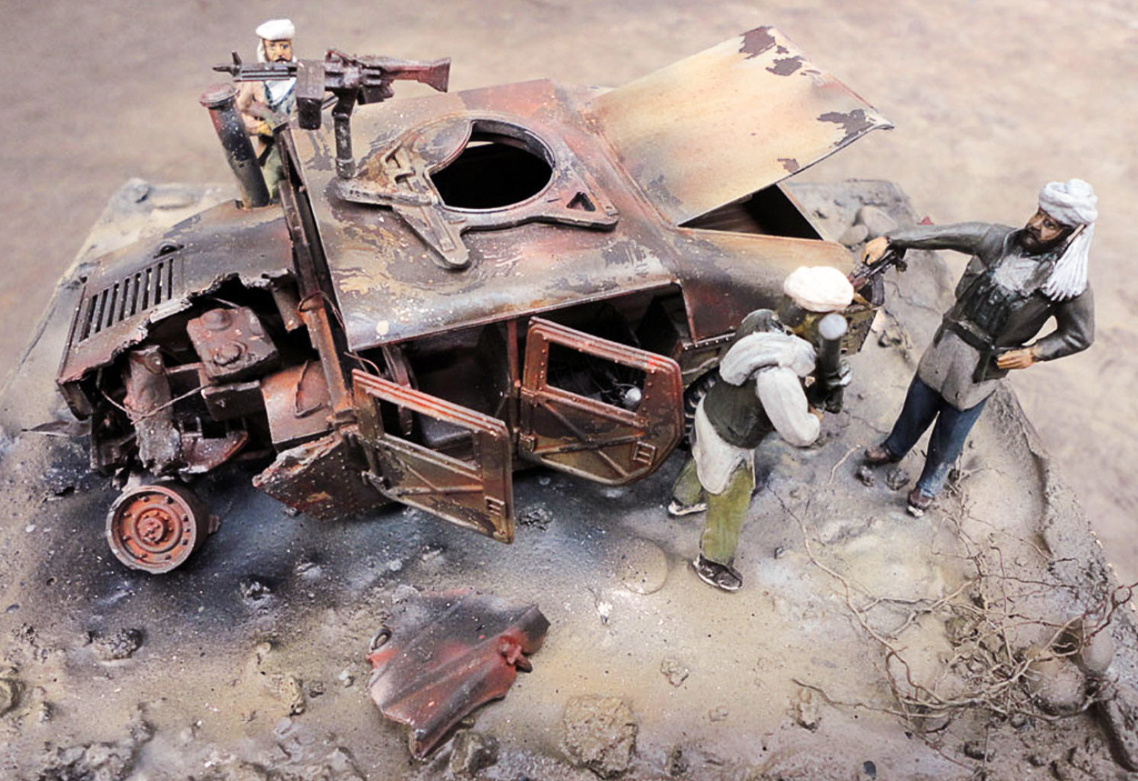 MRC/Academy Contest 2013 - 1/35 M1025 Armored Carrier A040_02