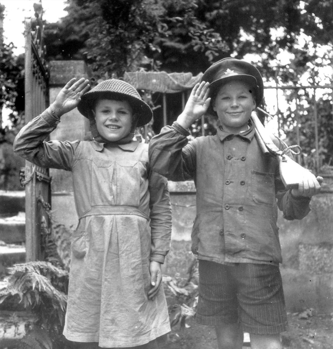 World War II Era Commonwealth Uniform Image 15