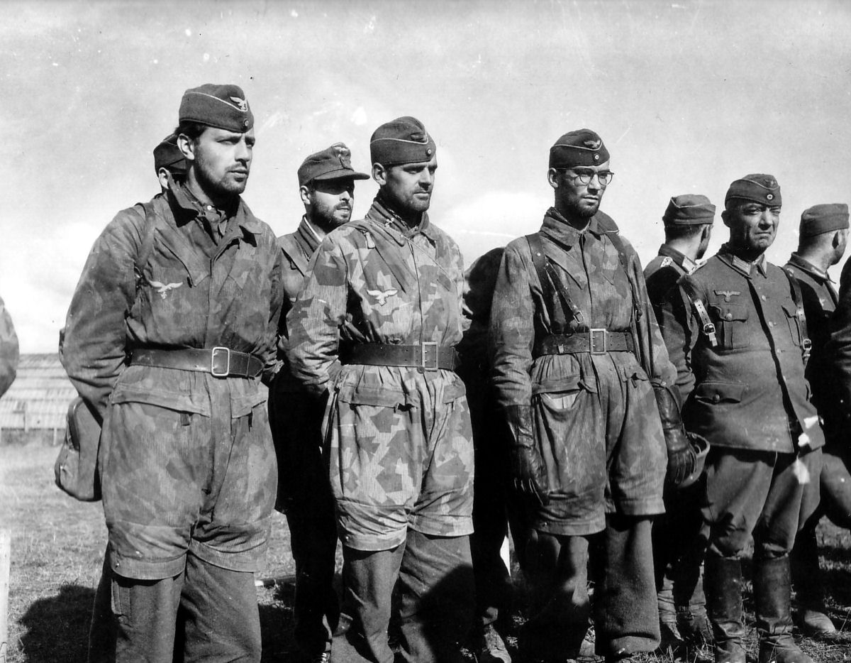 World War II Era German Uniform Image 21
