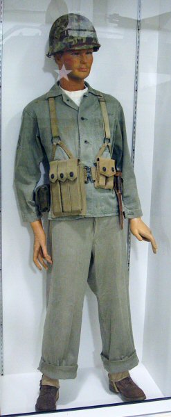 World War II Era US Armed Forces Uniform Image 05