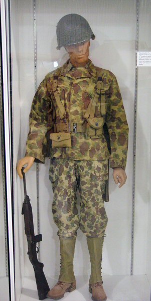 World War II Era US Armed Forces Uniform Image 07