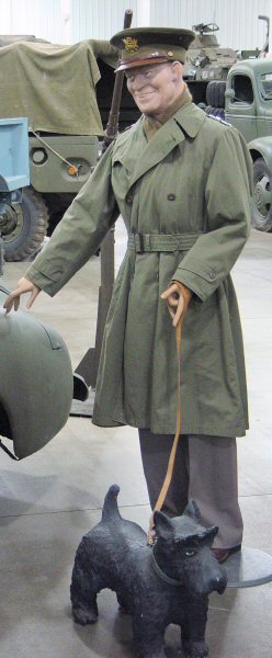 World War II Era US Armed Forces Uniform Image 11