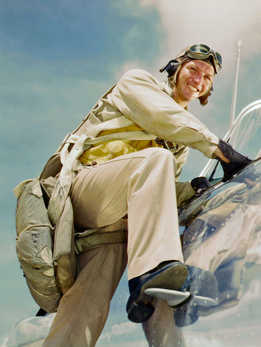 World War II Era US Armed Forces Uniform Image 17
