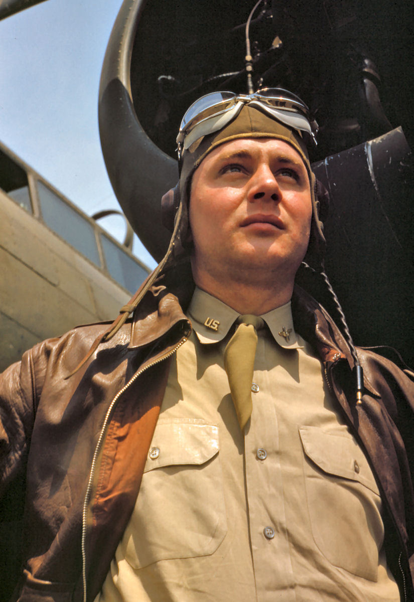 World War II Era US Armed Forces Uniform Image 28