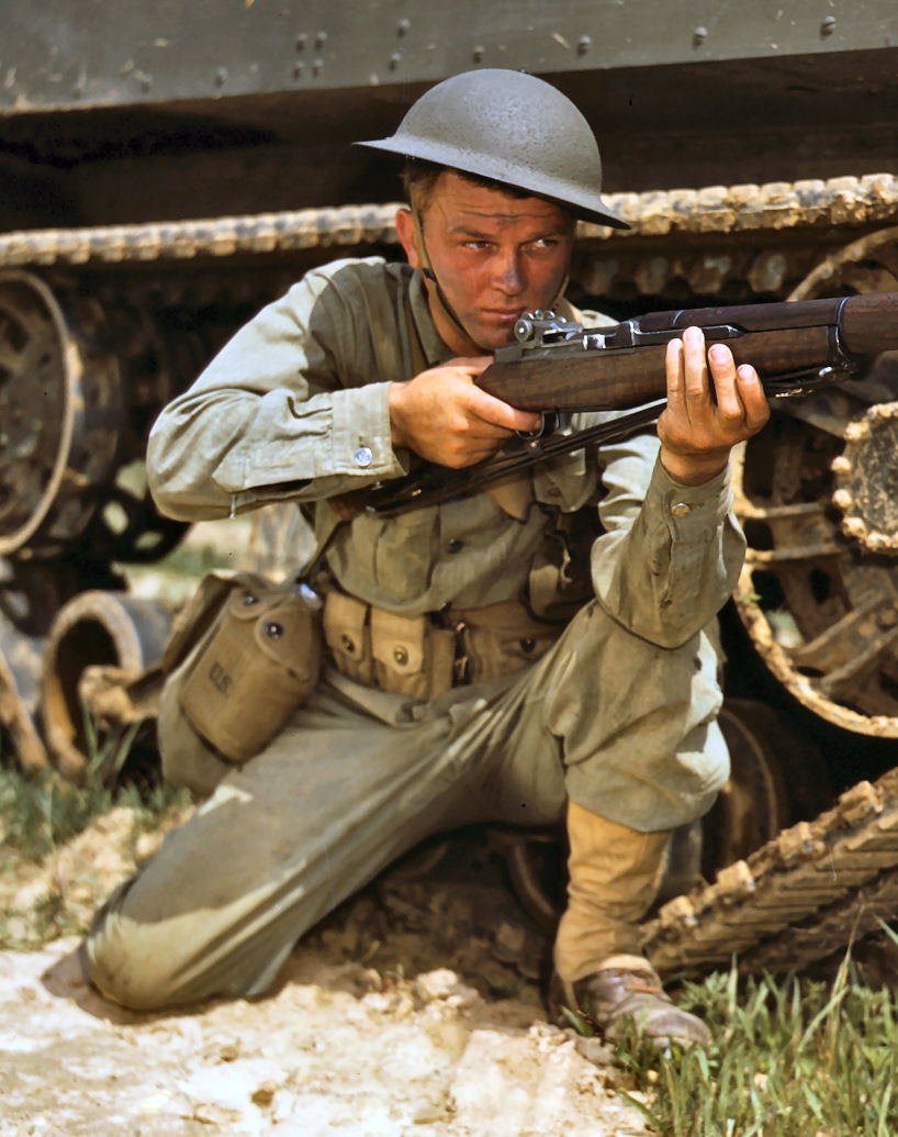 World War II Era US Armed Forces Uniform Image 35