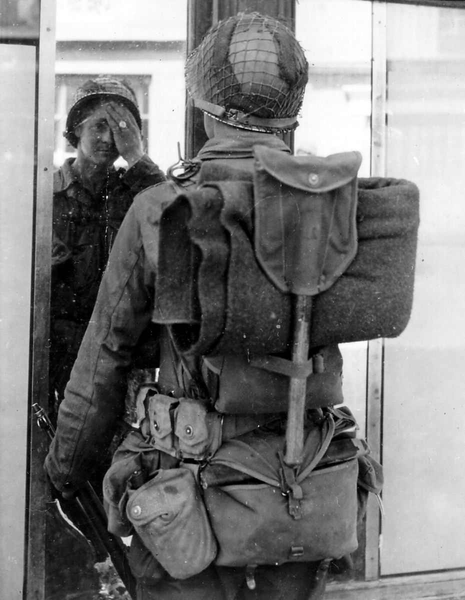 World War II Era US Armed Forces Uniform Image 61